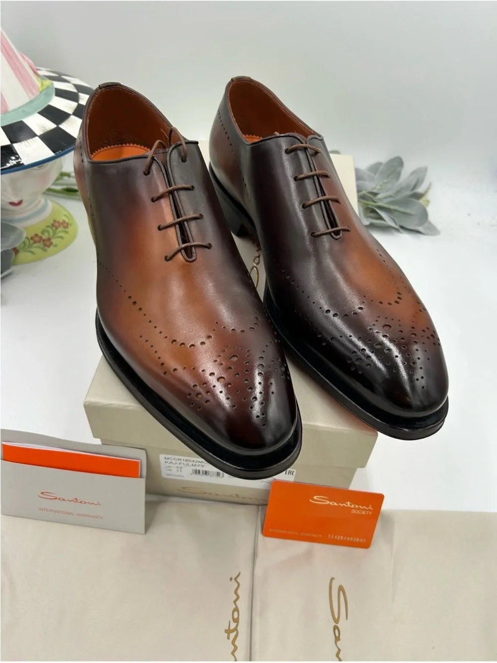 Santoni Men’s  gradient Brown Burnished Leather Oxford Shoes. Size 11
